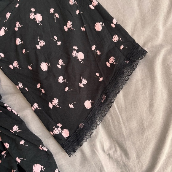 Victoria’s Secret Robe - Picture 5 of 9